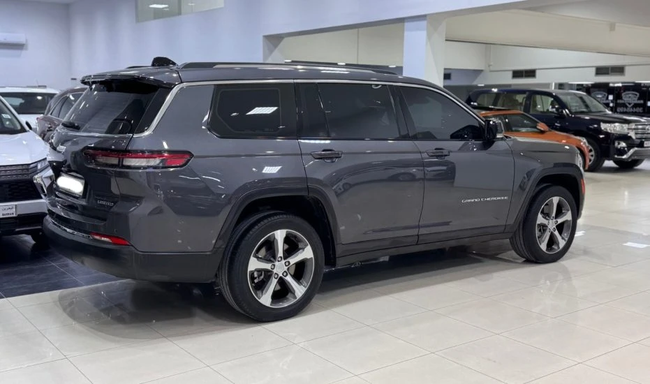 Jeep Grand Cherokee LTD 2023 (Grey)
