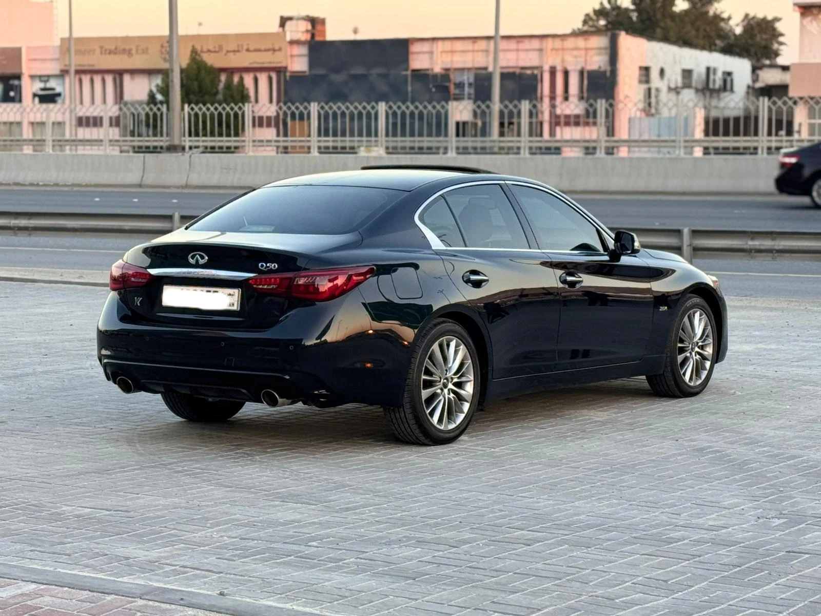 Infiniti Q-50 / 2018 (Black)