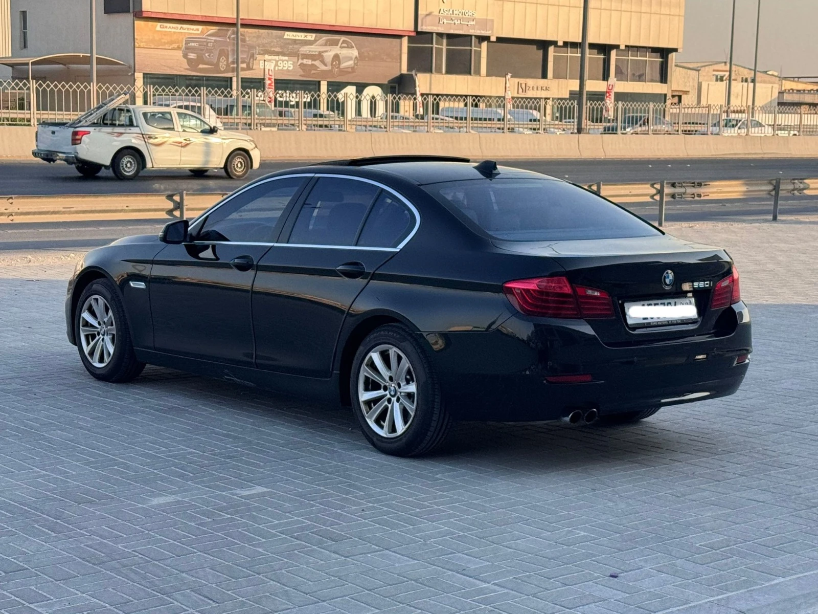BMW 520i 2015 (Black)
