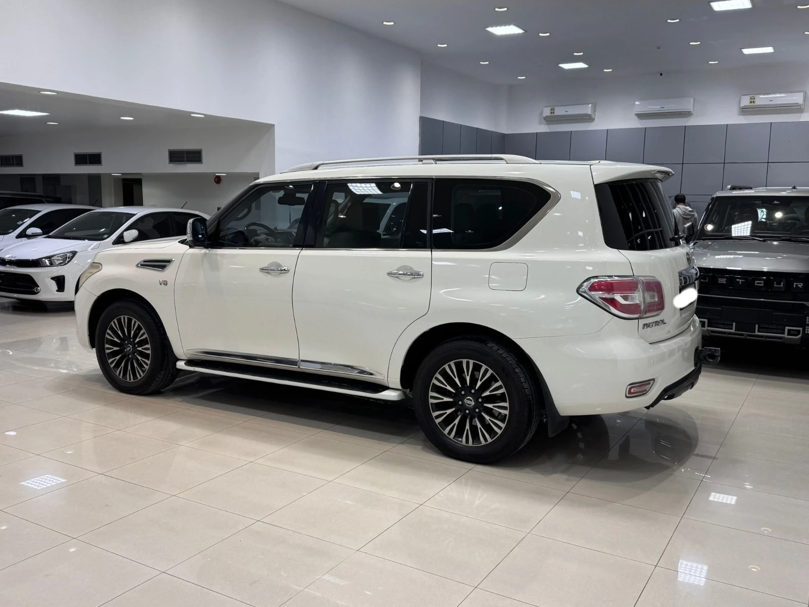 Nissan Patrol LE 2013 (White)