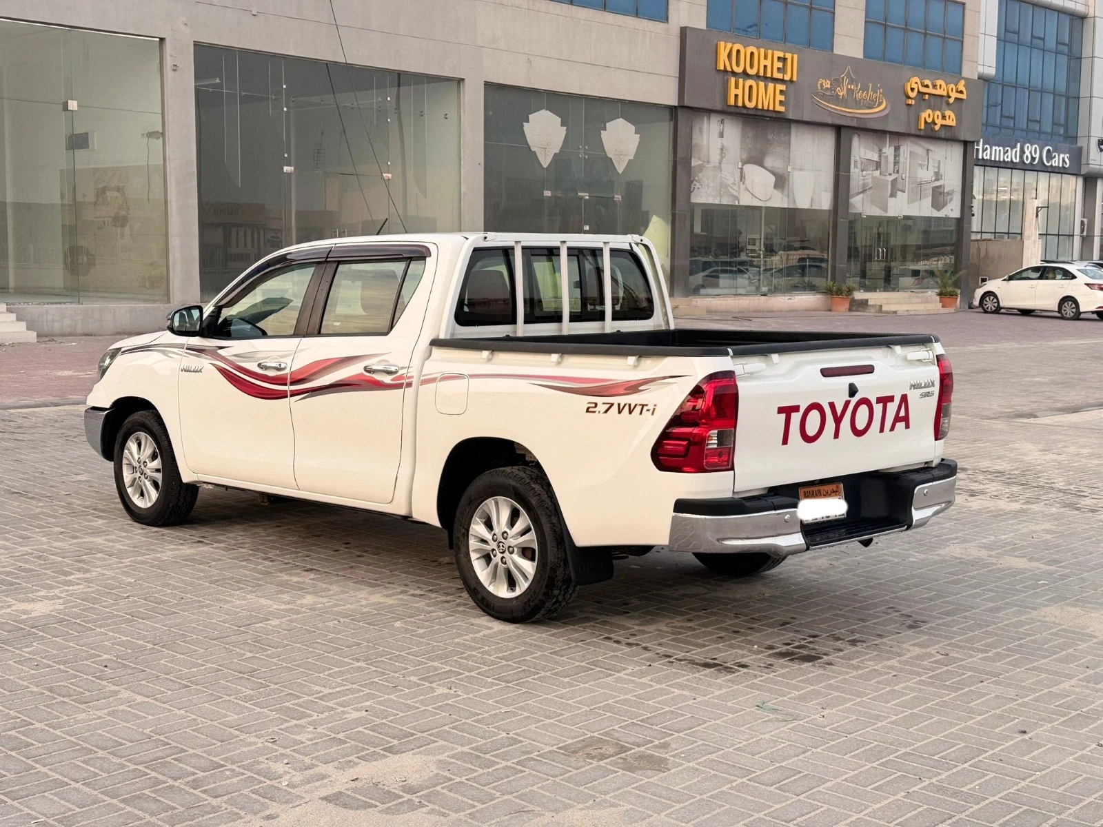 Toyota Hilux SR5 2020 (White)