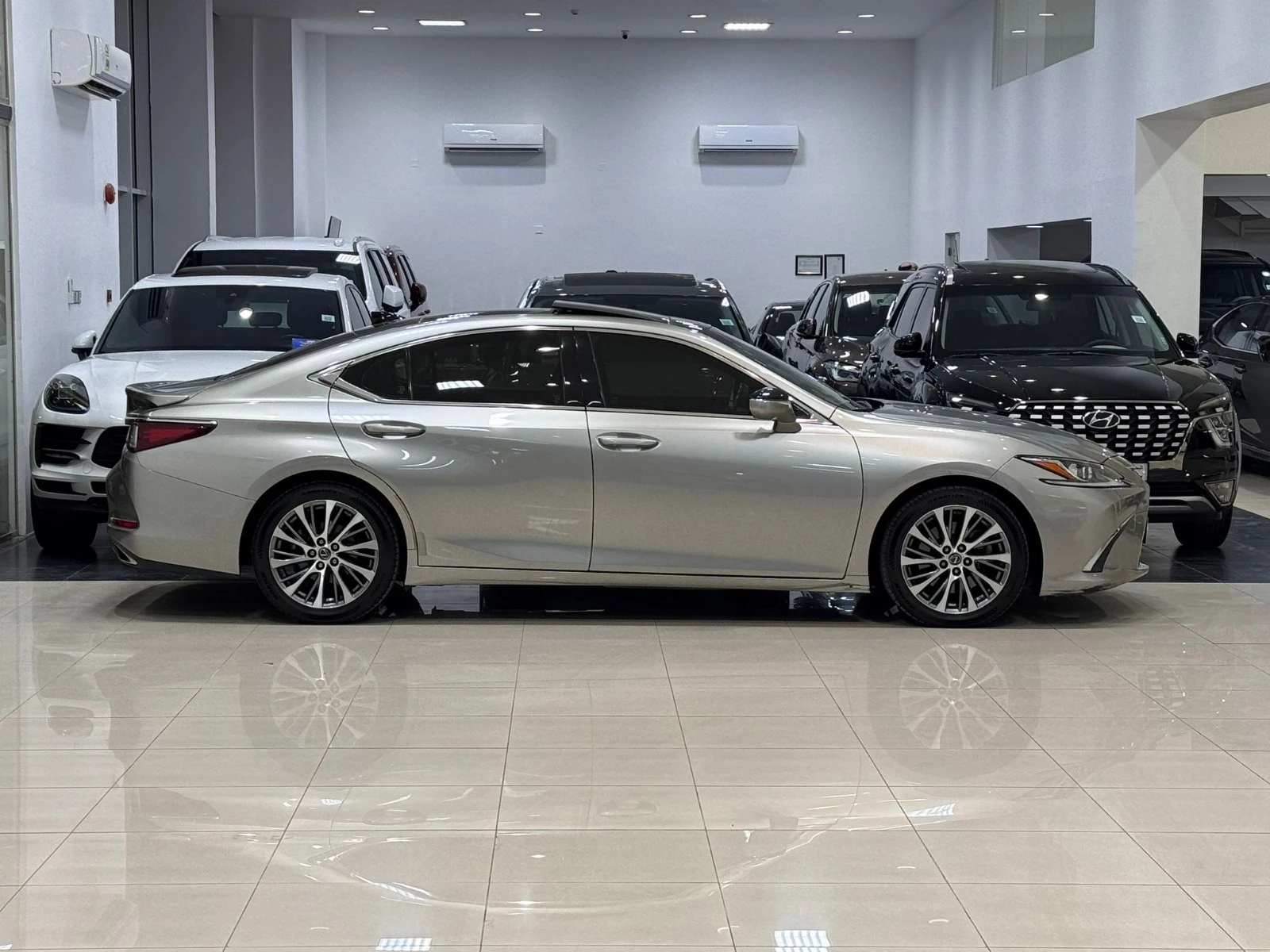 Lexus ES-350 / 2020 (Silver)