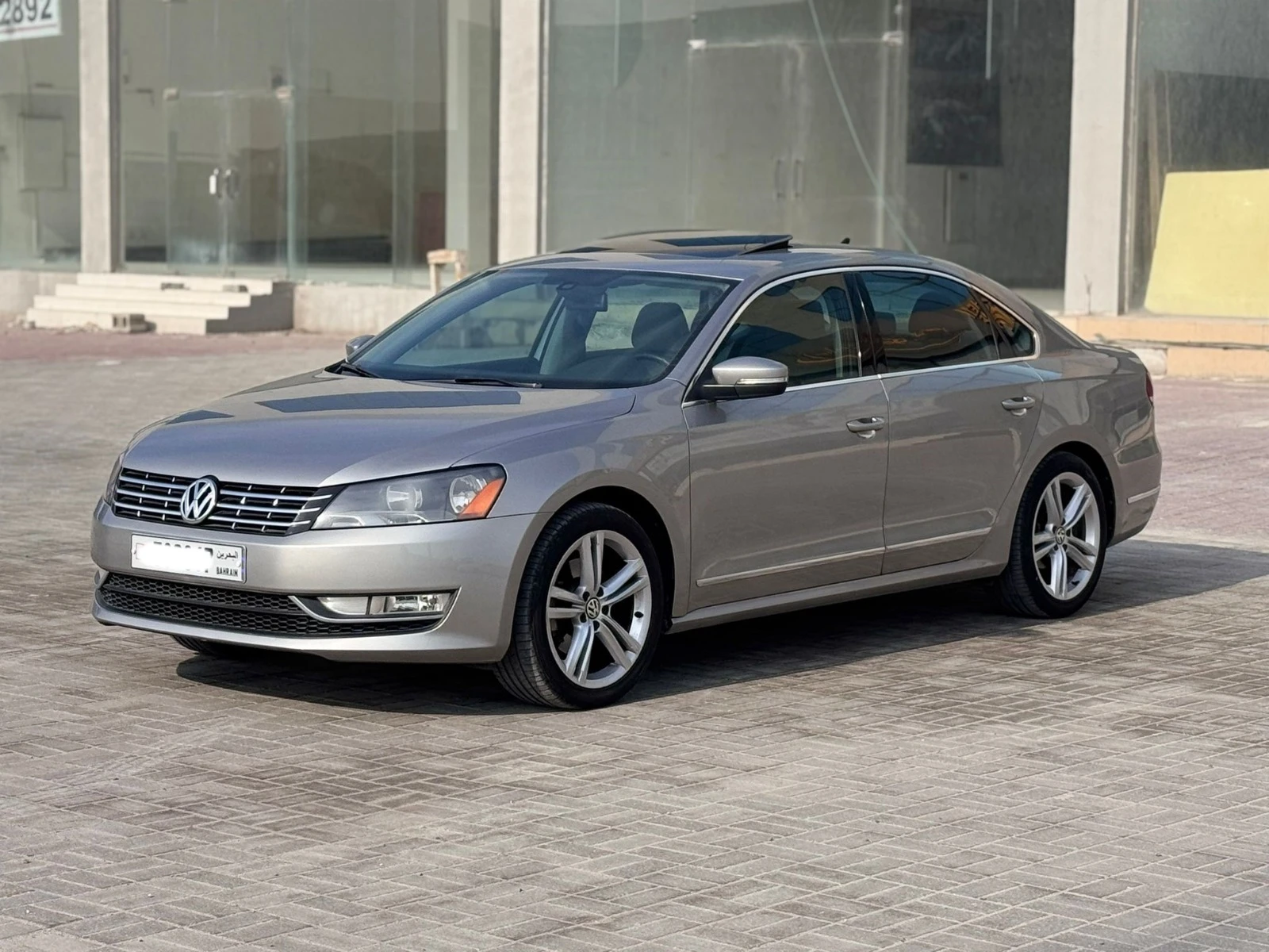 Volkswagen Passat 2014 (Silver)
