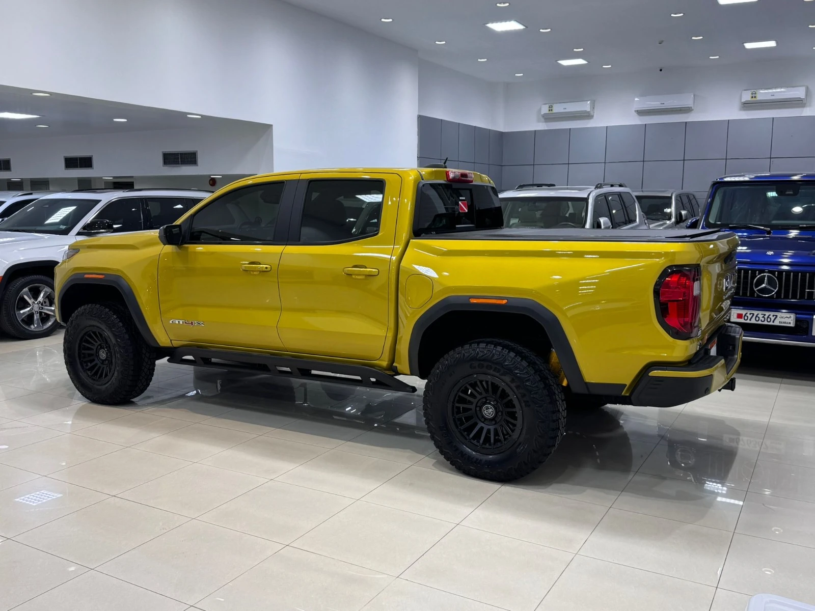 GMC Canyon AT4X 2024 (Gold)