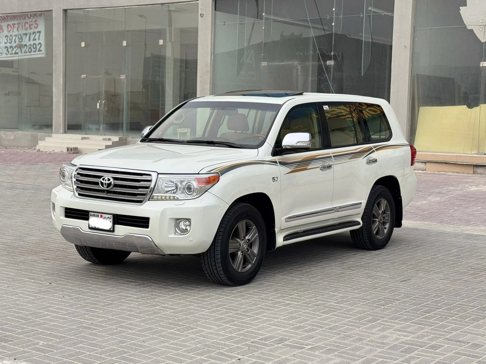Toyota Land Cruiser VX-R 2014 (White)